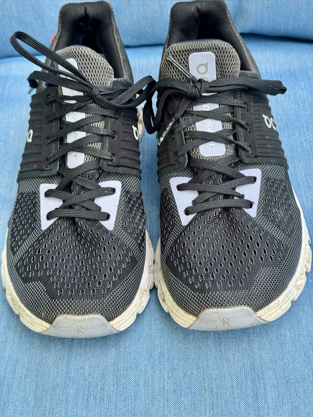 On Cloud Swift Women’s Running Shoes | Size 9.5 | Black/White